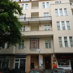 https://hotel-pension-austriana.find-berlin-hotels.com
